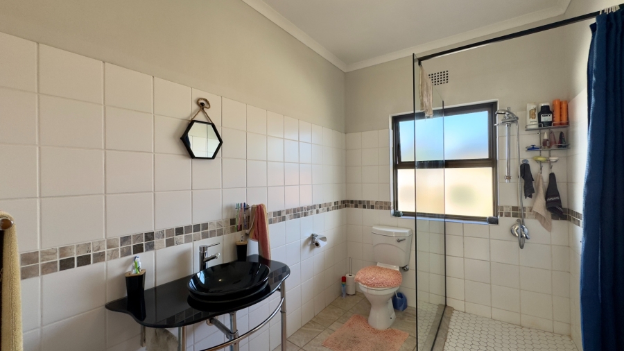 5 Bedroom Property for Sale in Strand North Western Cape